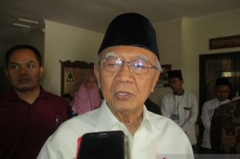 Gus Sholah desak polisi hukum provokator insiden Papua