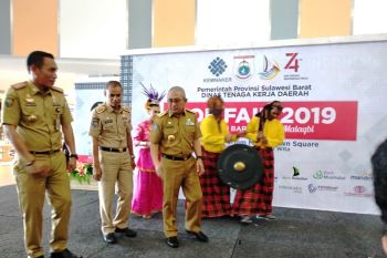 Ratusan pencari kerja serbu Job Fair 2019 di Mamuju