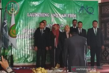Pengacara syariah diminta tak tebang pilih layani masyarakat