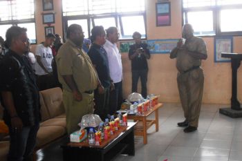 Proses belajar mengajar siswa sekolah Biak Numfor sudah normal