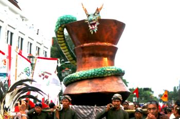 Sleman berpartisipasi dalam pawai budaya di Probolinggo