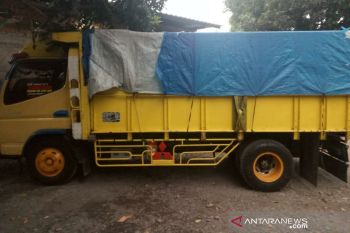 Polisi menggagalkan pengiriman ribuan liter BBM ke pertambangan liar