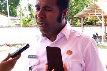 Bupati Biak Numfor: Kepala Kampung jangan angkat isteri jadi bendahara