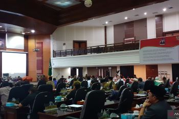 DPRD Sumbar tunggu keputusan partai tetapkan pimpinan definitif