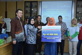 Bank Sleman menyalurkan bantuan rehab tujuh RTLH