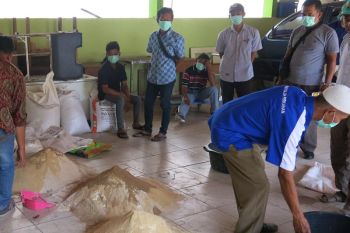Bentuk pendampingan, Disperpa dorong pembudidaya ikan manfaatkan pakan berbahan lokal