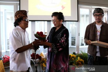 Putri Koster inginkan keharuman bunga lokal Bali mendunia