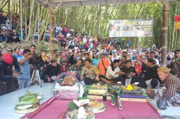 Tradisi Suroan di lereng Gunung Semeru tingkatkan pariwisata Lumajang