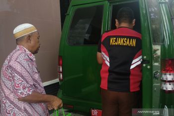 Mantan Kepala Bank NTB Cabang Dompu dimejahijaukan