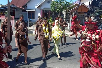 Kajati Sulawesi Utara harapkan pegawai Kejari Minahasa  inovatif