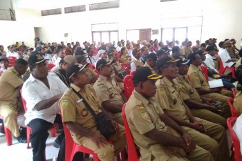Bupati Biak Numfor ajak 257 kepala kampung wujudkan kedamaian