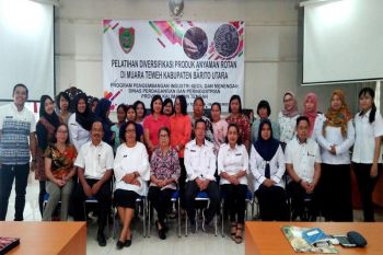 Pelatihan diversifikasi anyaman rotan di Barut, diharapkan tingkatkan nilai jual
