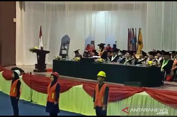 Tampil Safety Induction di Wisuda Unhas