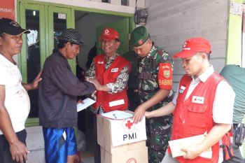 PMI Lampung bantu korban kebakaran di Kaliawi Bandarlampung