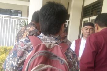 Kelakuan Faqih, gulungan kain sarung tempat sembunyikan sabu