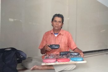 Pedagang kacamata keliling di Lebak bantu entaskan kemiskinan