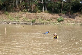 Sungai Serayu "telan" penambang pasir