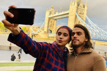 Artis film Ayu Azhari dan gado-gado makanan seksi