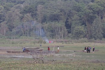 Wisata perahu di Danau Tamblingan Bali tarik turis mancanegara