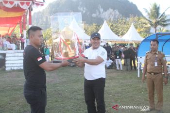 Bupati Konawe Utara buka kejuaraan sepak bola "Ruksamin Cup I"