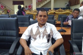 Legislator dorong pembentukan Perda pembatasan penggunaan smartphone di sekolah