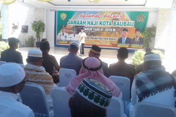 Wali Kota Baubau berpesan menjaga nama kebesaran haji