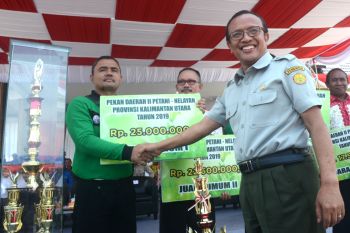 BJ Habibie wafat  - Doa ratusan petani dan nelayan