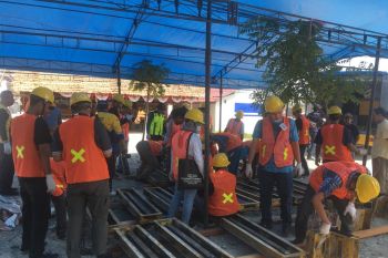 Bantu huntap, Arkom kombinasikan Risha dengan arsitektur Sulteng