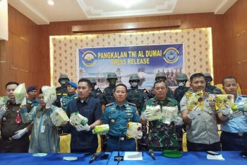 Lanal Dumai gagalkan penyelundupan 15 kg sabu ke Malaysia, pelaku kabur