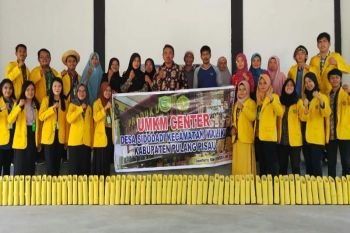 Peserta KKN-T UPR Ciptakan Inovasi UMKM Center Desa Online