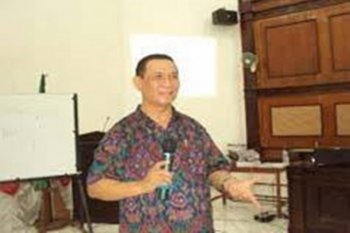 Benarkah KPK hanya membantu lembaga formal atasi korupsi?