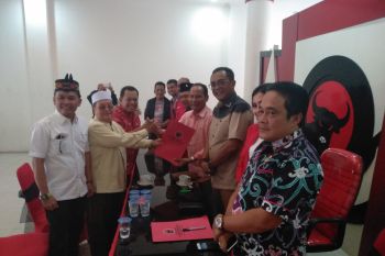 Baru Sugianto kembalikan formulir pendaftaran cagub ke PDIP Kalteng