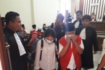 Hakim vonis dosen cabul satu tahun penjara