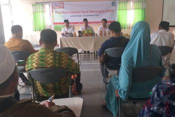 Alfamart gelar pelatihan, ajak IKM pasarkan produknya