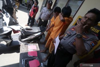 Bapak dan anak pencuri motor