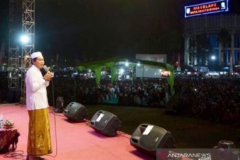 Puluhan ribu warga ikuti tabligh akbar di Alun-Alun Magelang