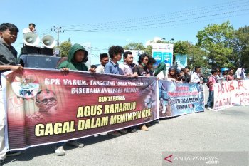 Ketua KPK didesak untuk mundur