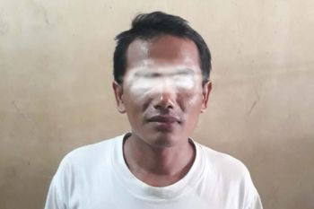 Hubungan asmara pasangan LGBT ini terhenti saat digerebek pemuda di Taman Pagaruyung Tanah Datar