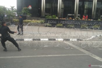 Mahasiswa desak DPRD Kepri menolak pelemahan KPK