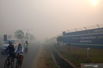 Tujuh keberangkatan ditunda, Jarak pandang Bandara Syamsudin Noor sempat hanya 10 meter