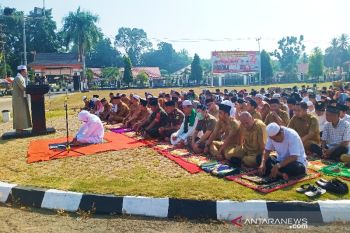 Ramai-ramai shalat istisqa berharap hujan deras guyur Barito Timur