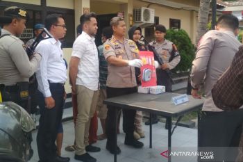 Besuk suaminya, AS ketahuan gunakan narkoba dari tes urine