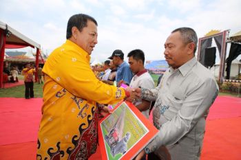 Arinal sosialisasikan Kartu Petani Berjaya di Lampung Barat