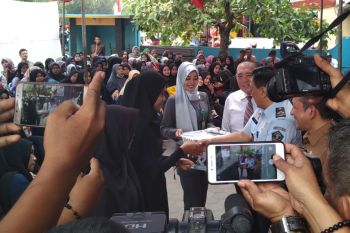 200 pekerja formal asal Sumbar dilepas ke Malaysia