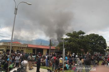Aparat kesulitan penuhi logistik 4.500 pengungsi korban demo anarkis