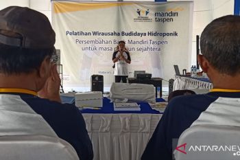 Bank Mandiri-Taspen Mataram melatih pensiunan ASN berwirausaha
