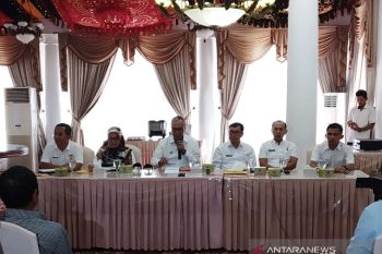Kasus OTT Kadis Koperindag, Pemkab Tanah Datar hormati proses hukum