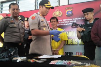 Tak cuma melatih voli, Edwar  diduga pengedar sabu