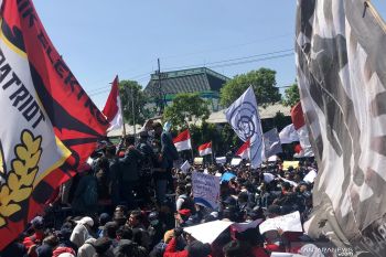 Gubernur Jatim imbau aksi mahasiswa dilakukan santun