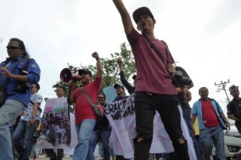 Wartawan Karimun demo suarakan penolakan terhadap kekerasan